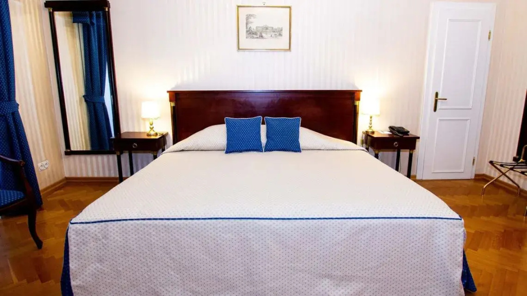 Ambassador Hotel - Chambres