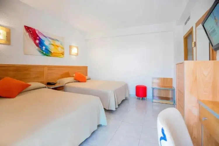 Quadruple room with balcony