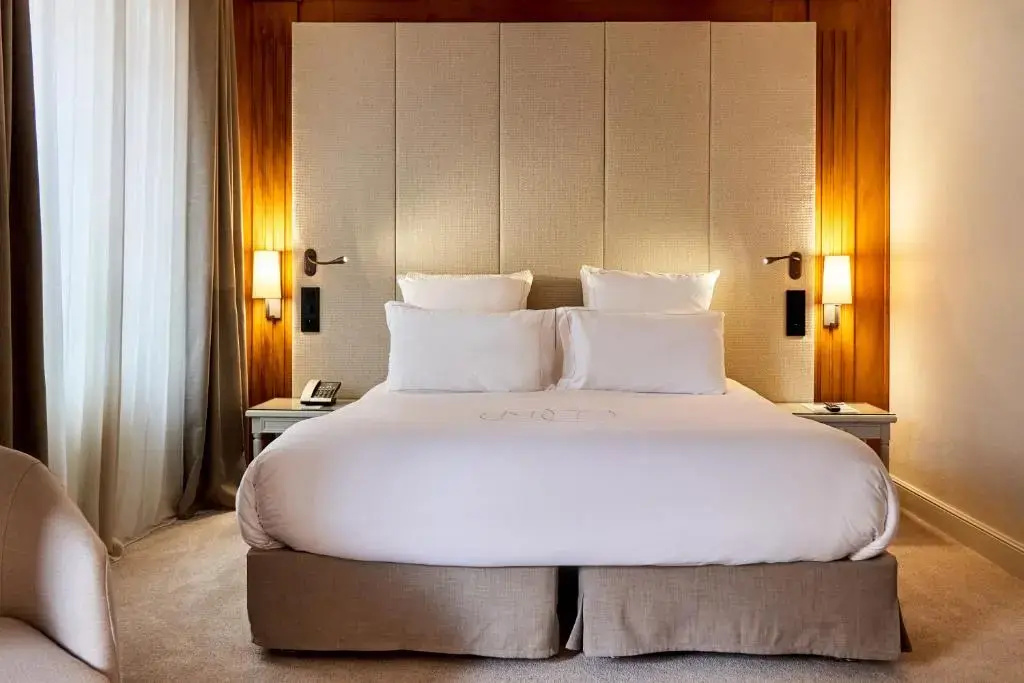 Deluxe Double room (full double bed)