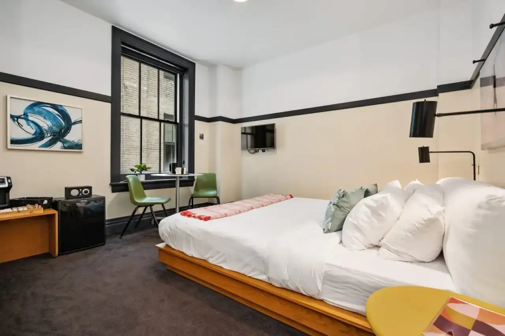 Atrium Double room (full double bed)