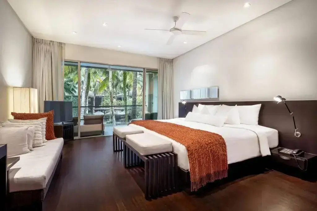 Deluxe Double Palm room with balcony (twin beds)