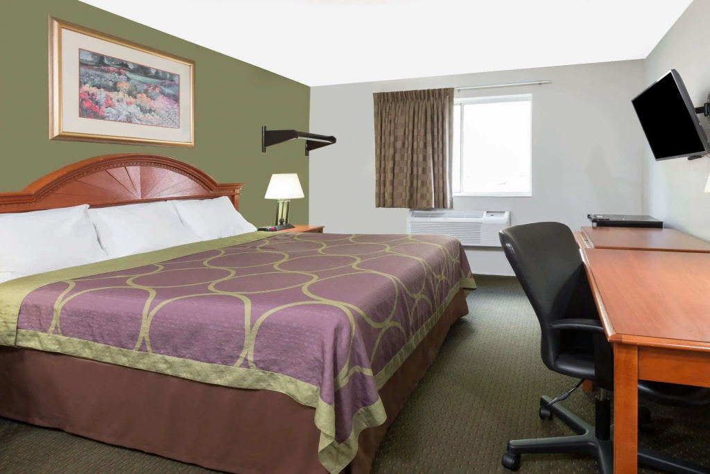 Double room (full double bed)