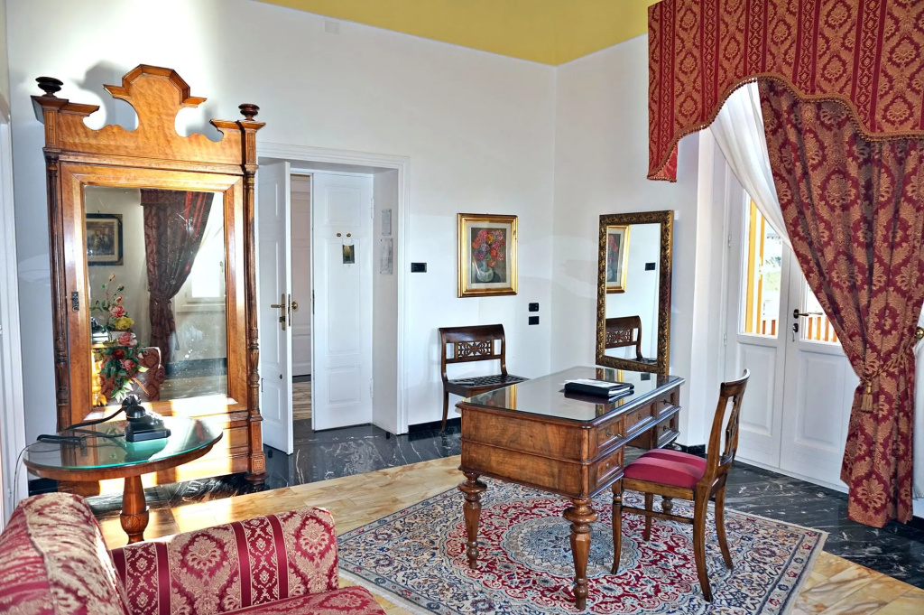 Double Suite with balcony and with sea view (full double bed)