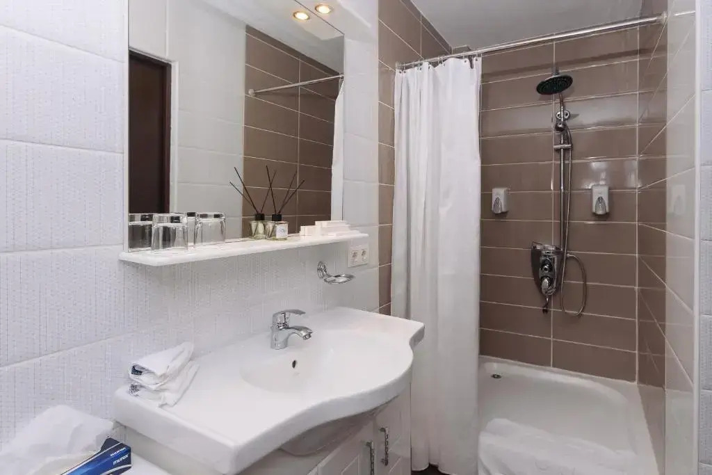 Четырёхместный люкс Family в Best Western Plus Atakent Park Hotel