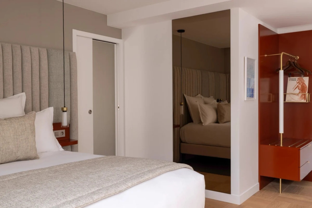 Deluxe Double room (full double bed)