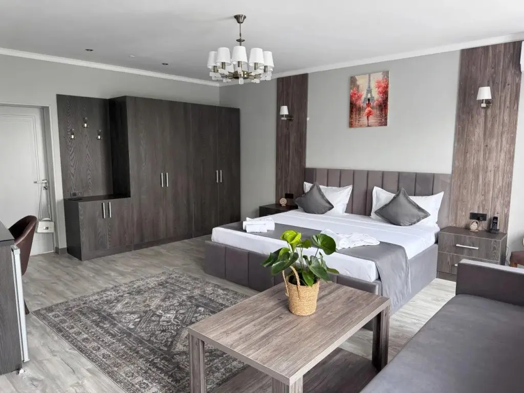 Kausar. Hotel - Chambres