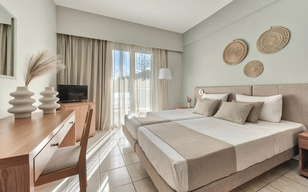 Standard Triple room with mountain or garden view