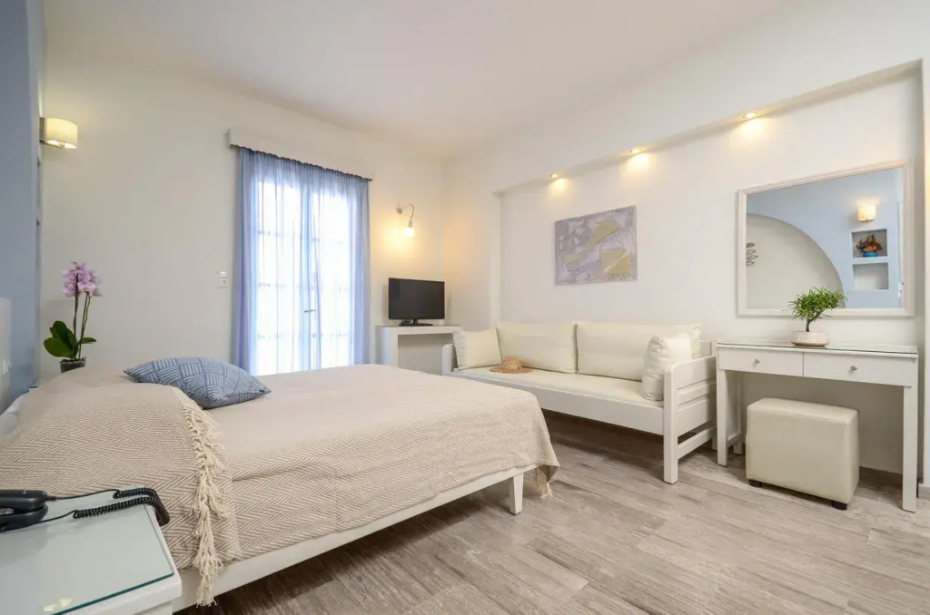 Superior Double Studio (full double bed)