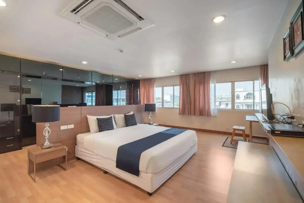 Deluxe Double room (full double bed)