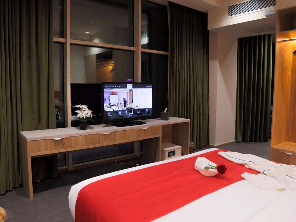 Double Junior Suite (full double bed)