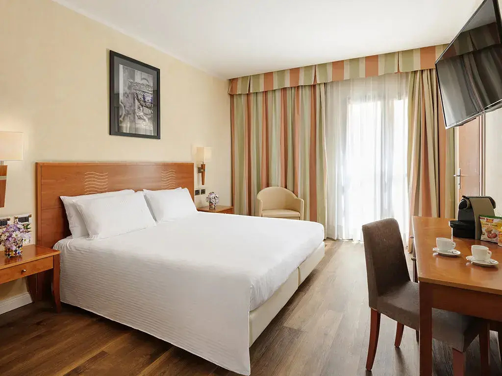 Classic Double room (full double bed)