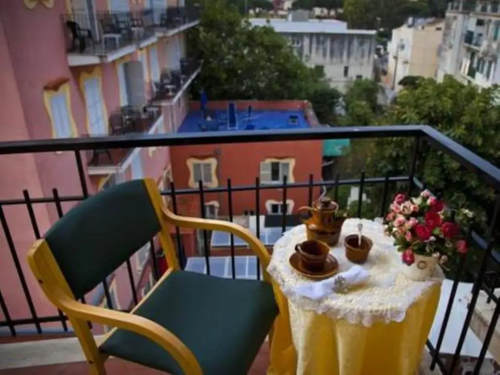 Balcony & Terrace