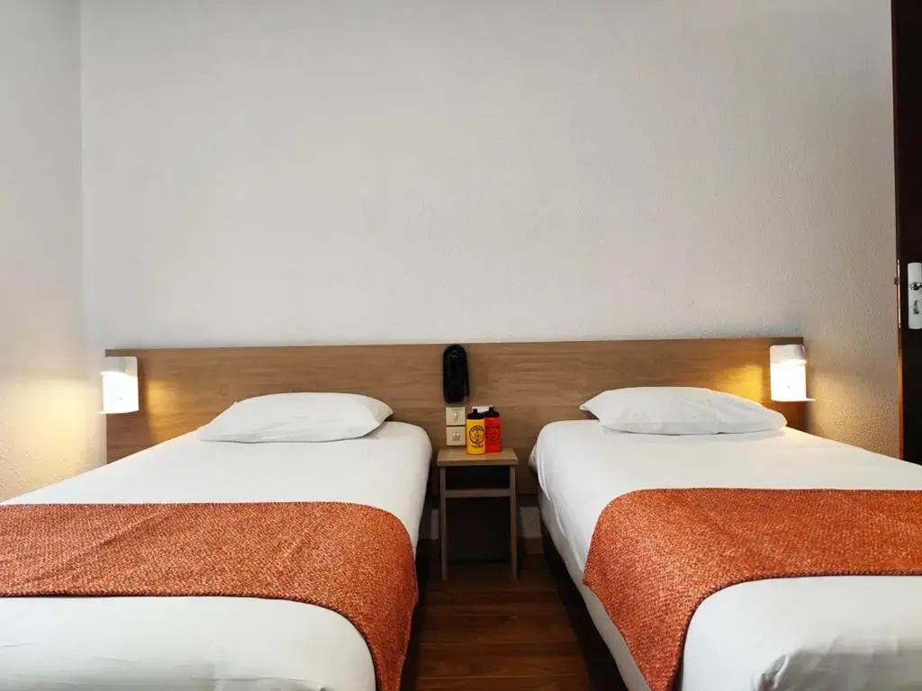 Double room (twin beds)