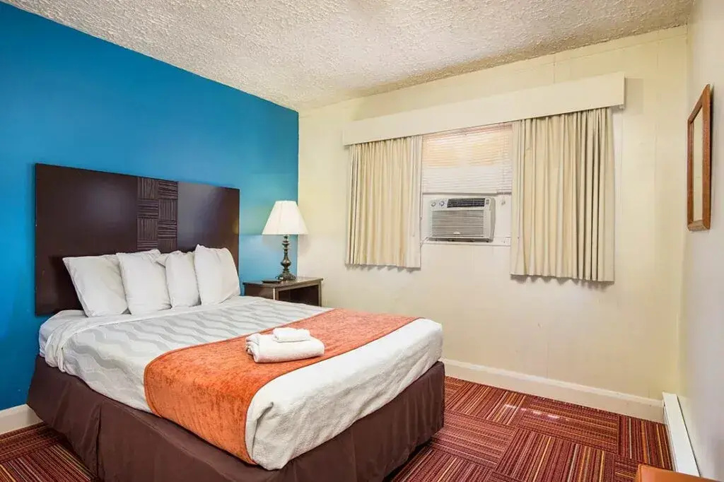 Double Suite (full double bed)