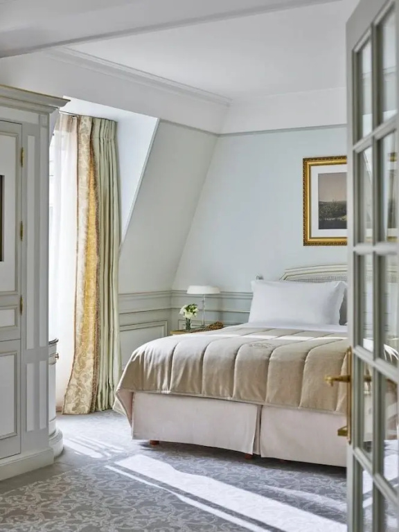Double Junior Suite (full double bed)