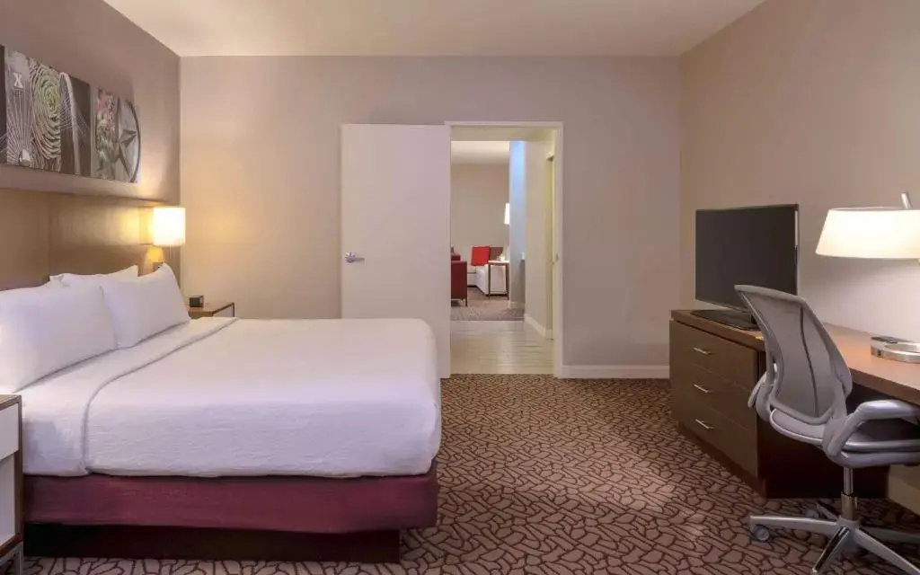 1 Bedroom Family Double Suite full double bed