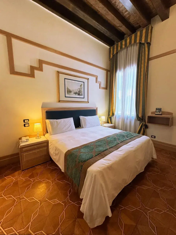 Superior Double room (full double bed)