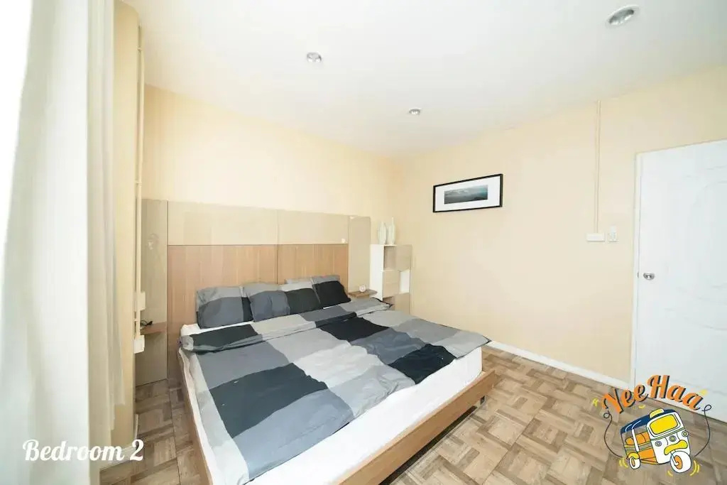 3 Bedrooms room