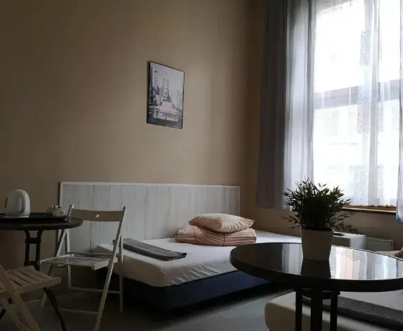 Standard Double Suite (twin beds)