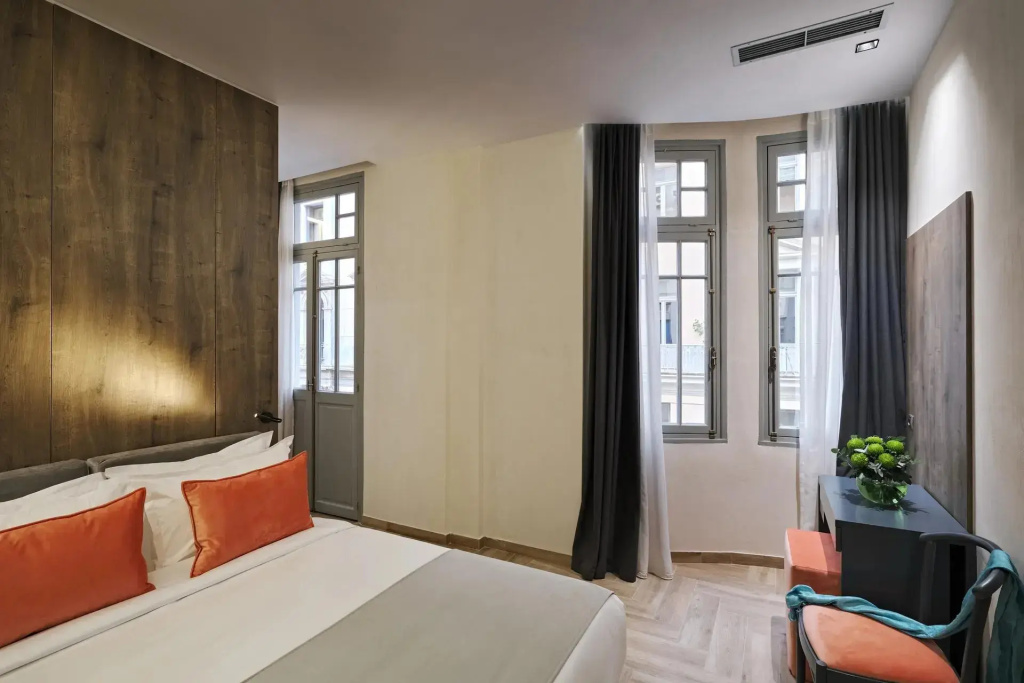 Nobles Executive Double room (full double bed)