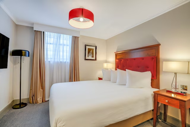 Sunday London Staines-upon-Thames Heathrow T5 - Chambres