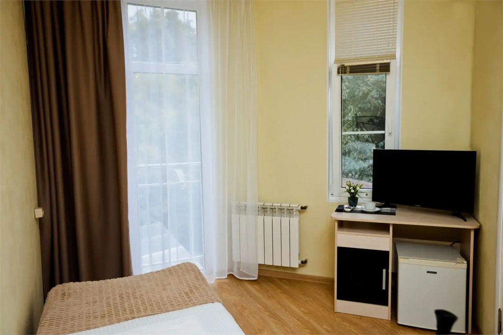 Standard Building 1 Single room with garden view (single bed)