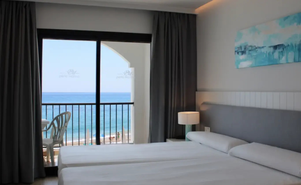 Superior Double room with sea view (full double bed)