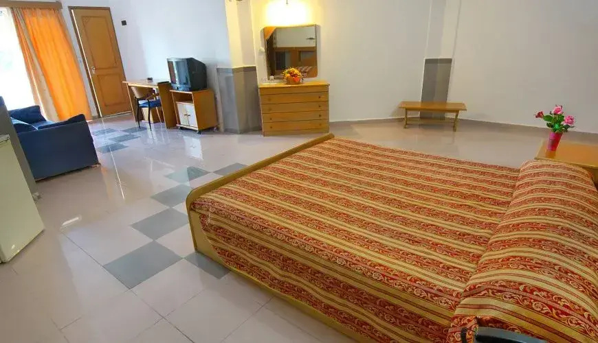 Double Honeymoon Suite (full double bed)