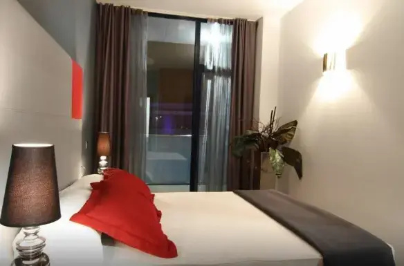 1 Bedroom Double Apartment (full double bed)