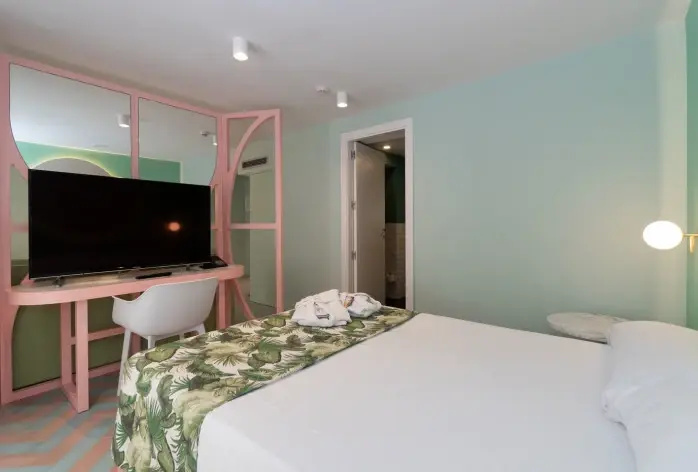 Double Junior Suite (full double bed)