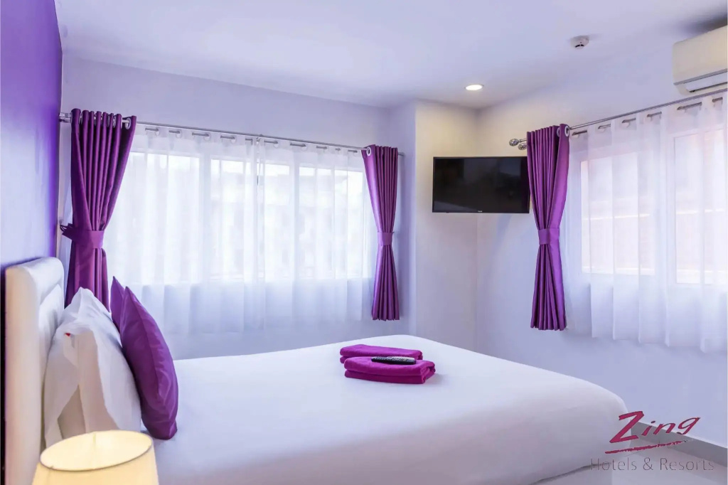 Super Deluxe Corner Double room (full double bed)