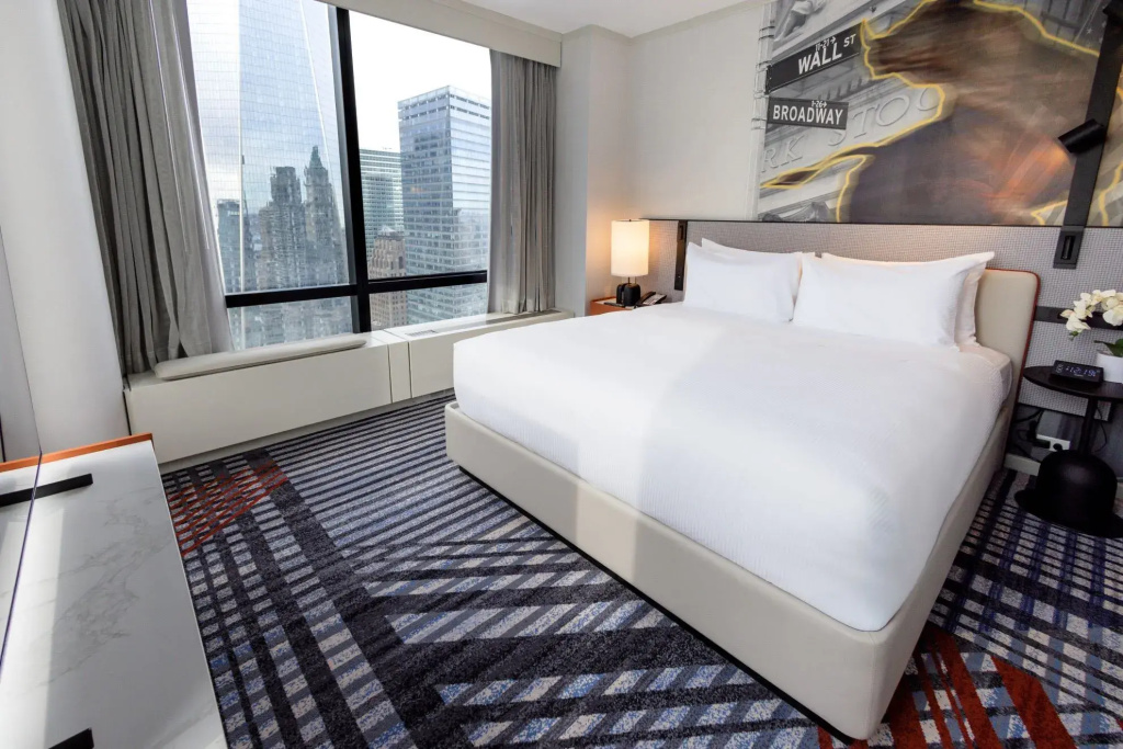 Corner Double Junior Suite with Hudson River View (full double bed)