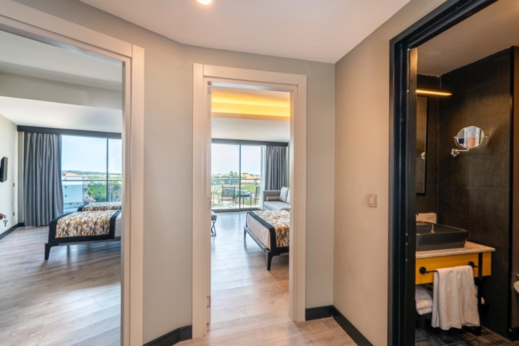 Четырёхместный номер Family в Arnor De Luxe Hotel