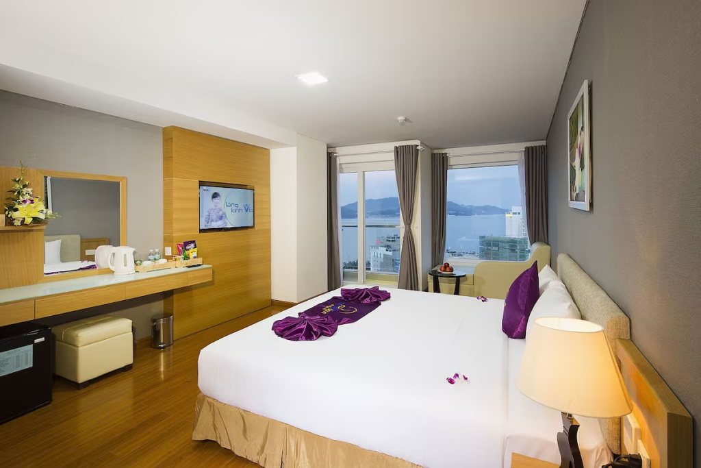 Double Suite with balcony and with sea view (full double bed)