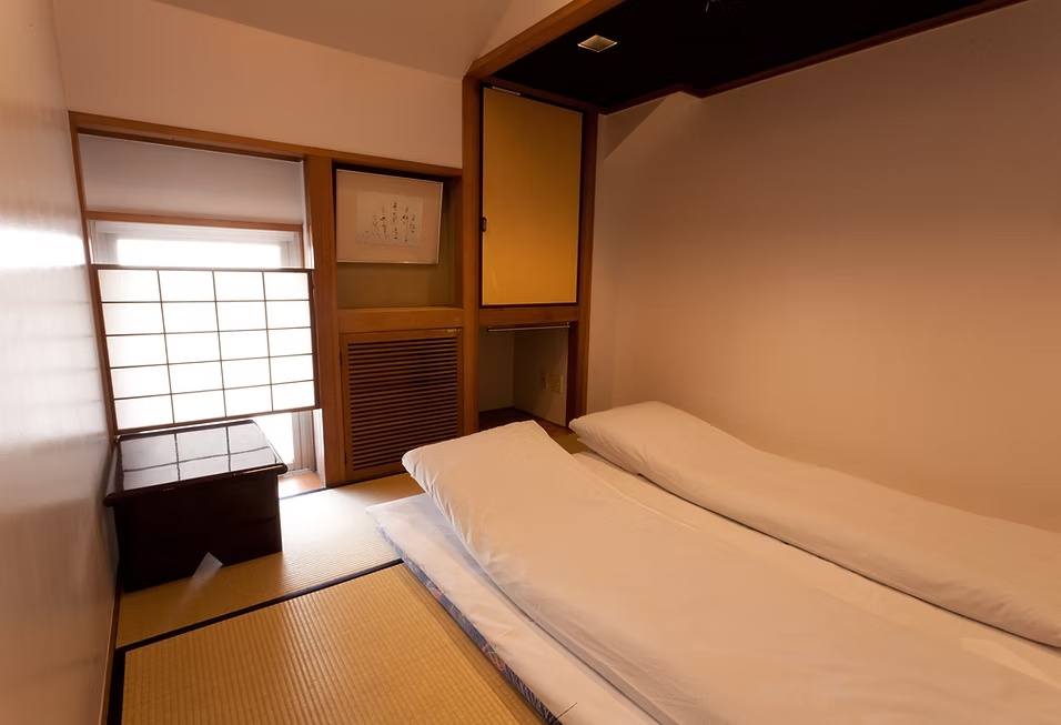 6 Tatami Mat room