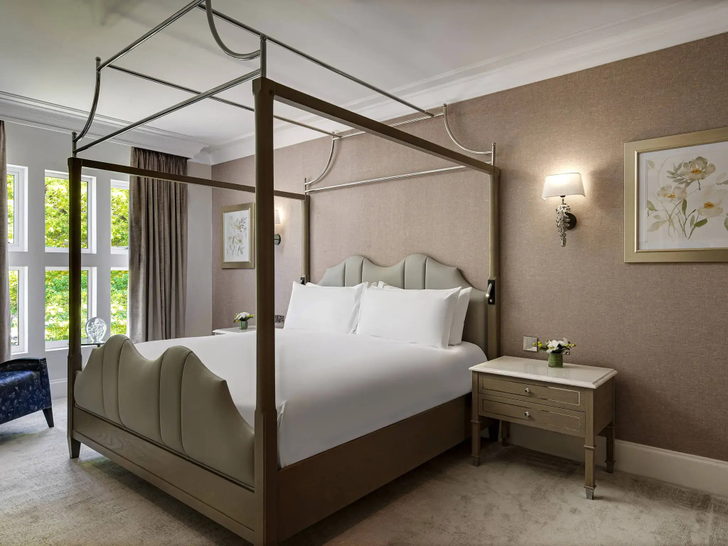 2 Bedrooms Luxury Corner Quadruple Suite
