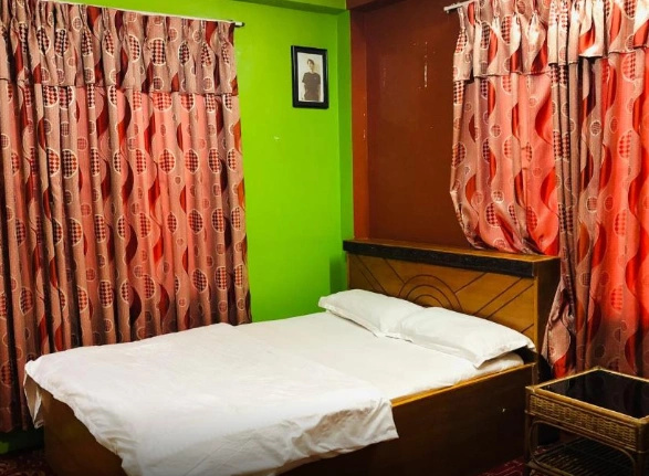 Deluxe Double room (full double bed)