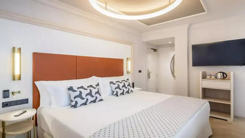 2x2 Interconnecting room