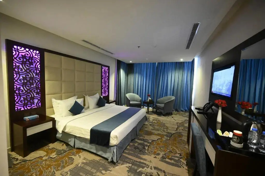 Superior Double room with partial sea view (full double bed)