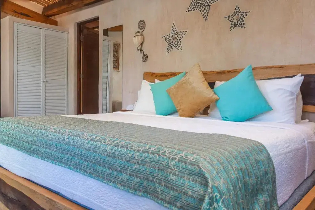 Triple Suite with pool view