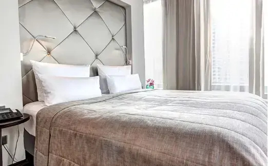 Double Suite (full double bed)