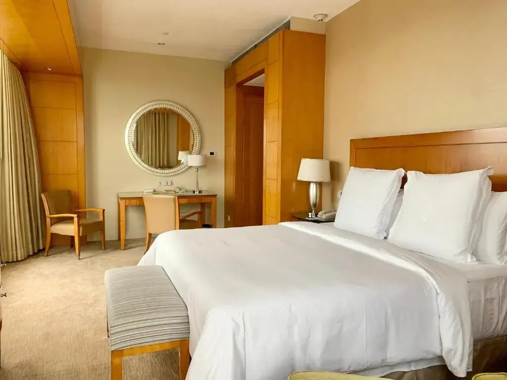 Deluxe Double room (full double bed) (king size bed)