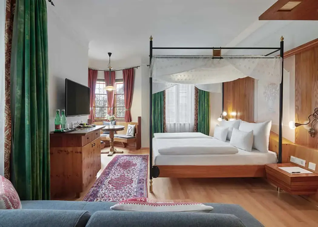 Hotel Schwarzer Adler - Chambres