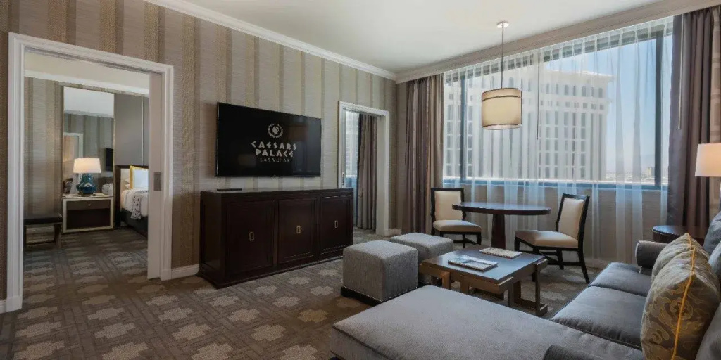 Julius Signature Level Double Suite (full double bed)