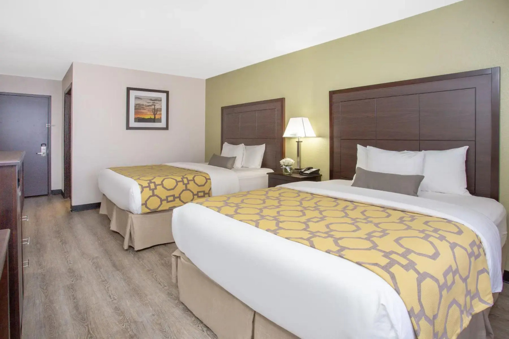 Quadruple room