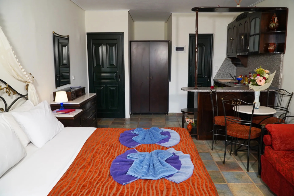 Superior Junior Double room (full double bed)