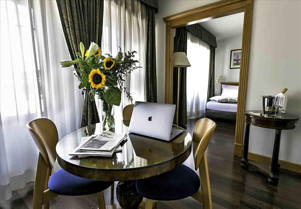 Double Junior Suite (full double bed)
