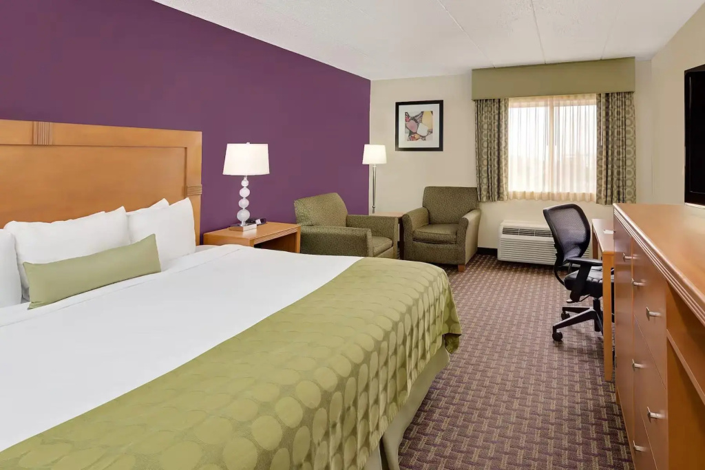 Ramada by Wyndham Marquette - Chambres