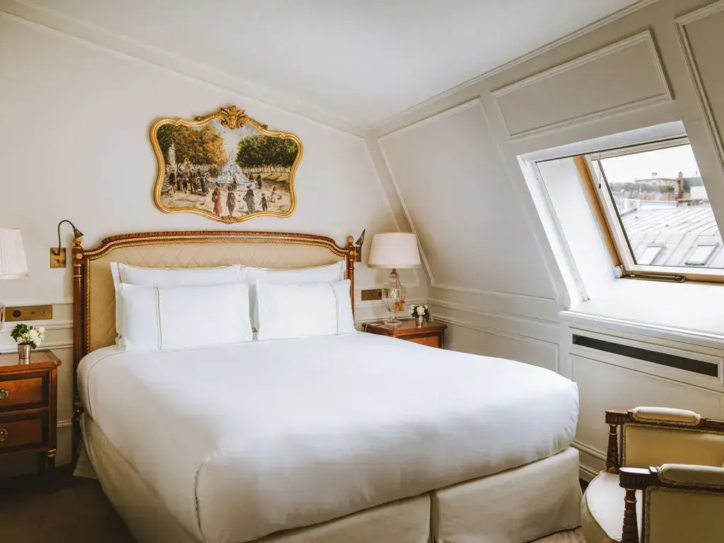 Parisienne Double Suite (full double bed)