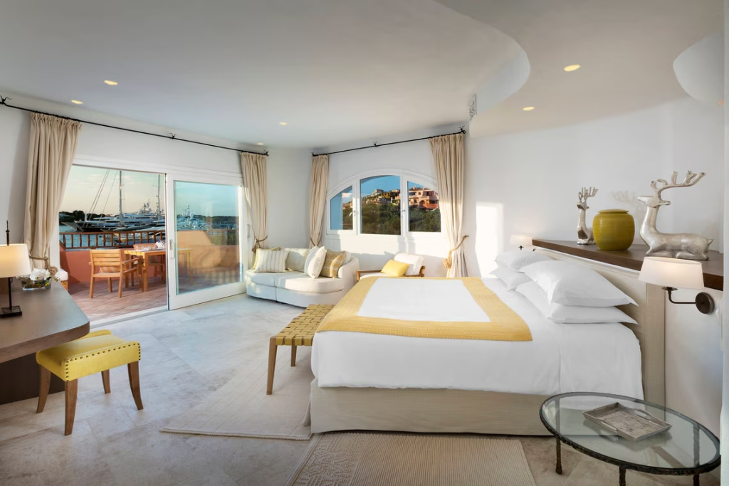 2 Bedrooms Presidential Suite with balcony and with sea view